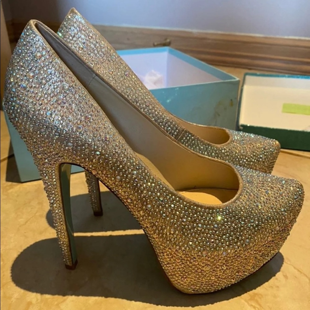 Heels Size 8
